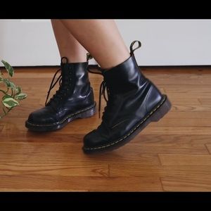 Dr. Martens 1460 Pascal Boots (Leather)